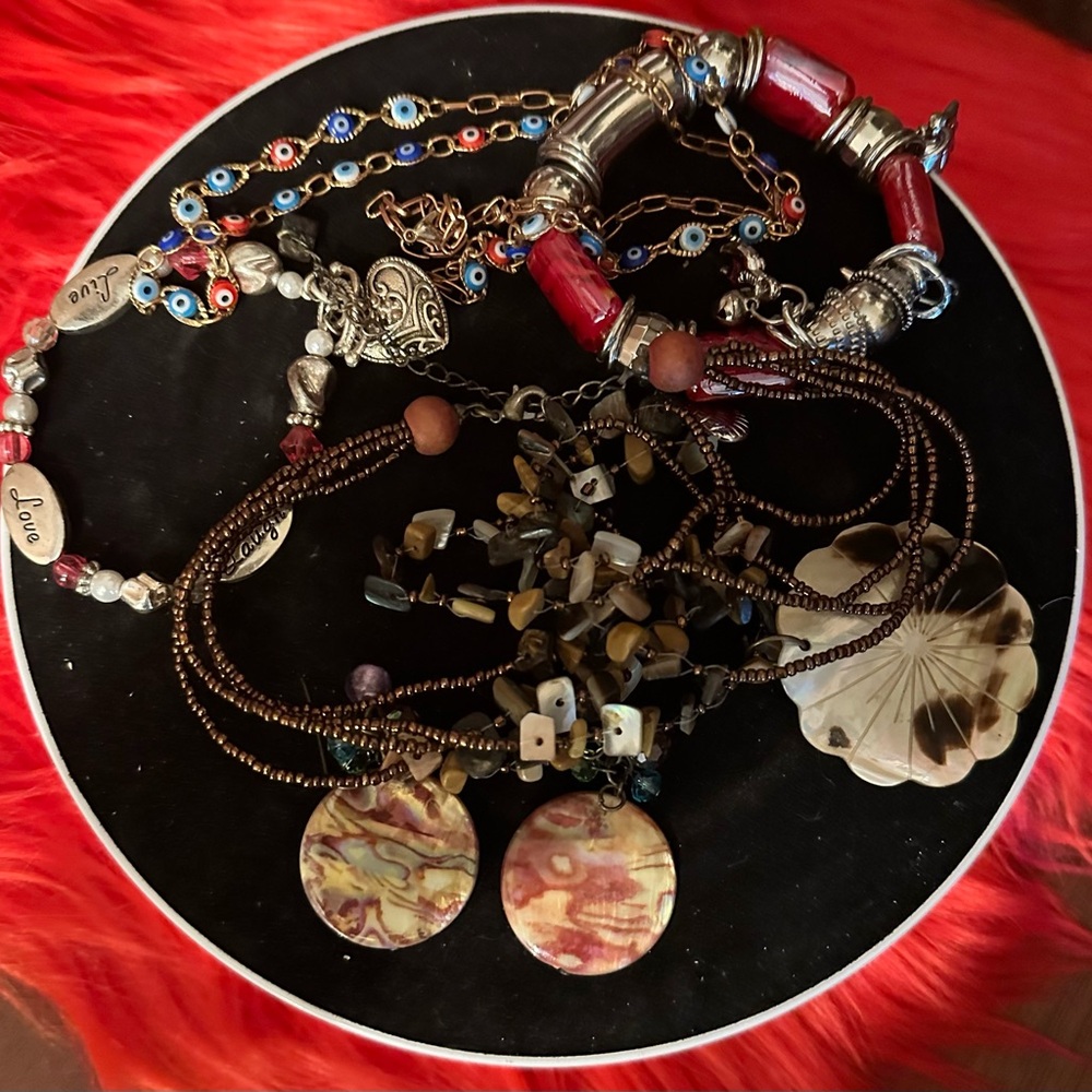 Vintage bag and jewelry lot